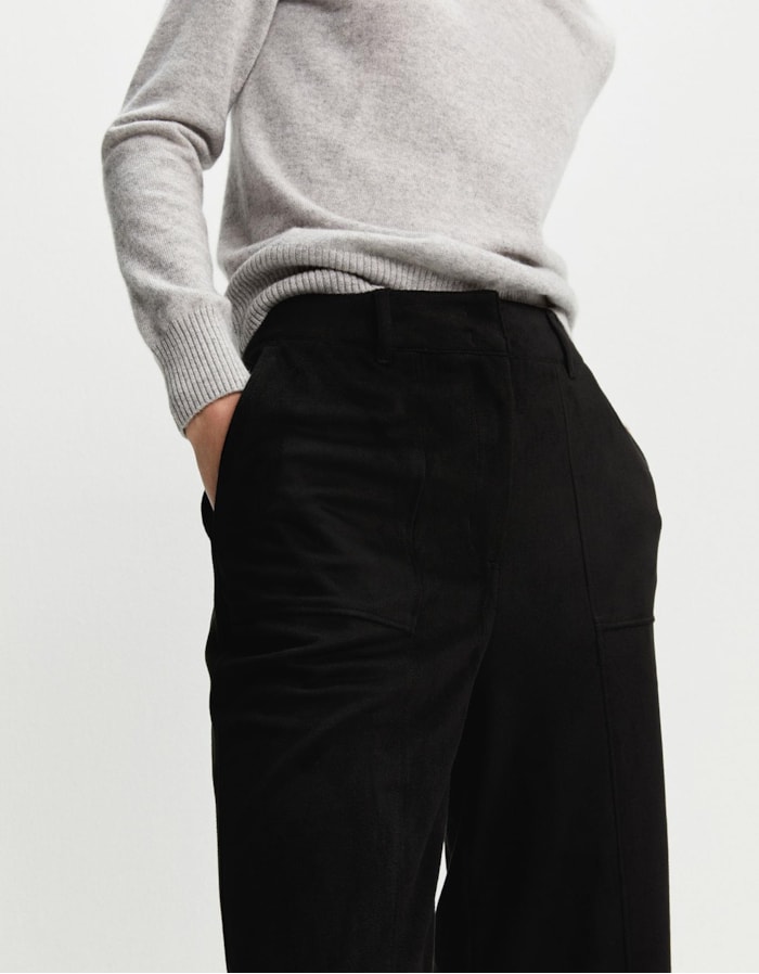 Calça Reta Suede