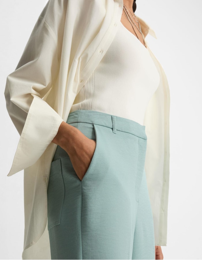 Calça Slim Com Bolsos