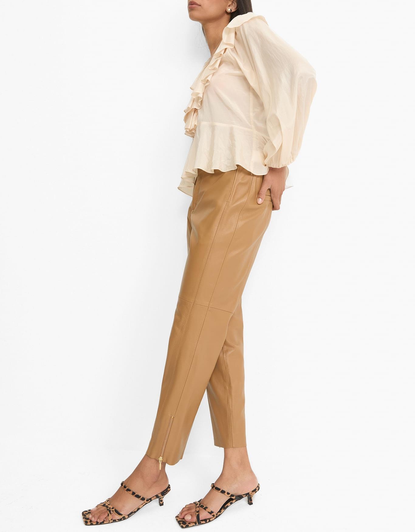 Calça Slim Couro