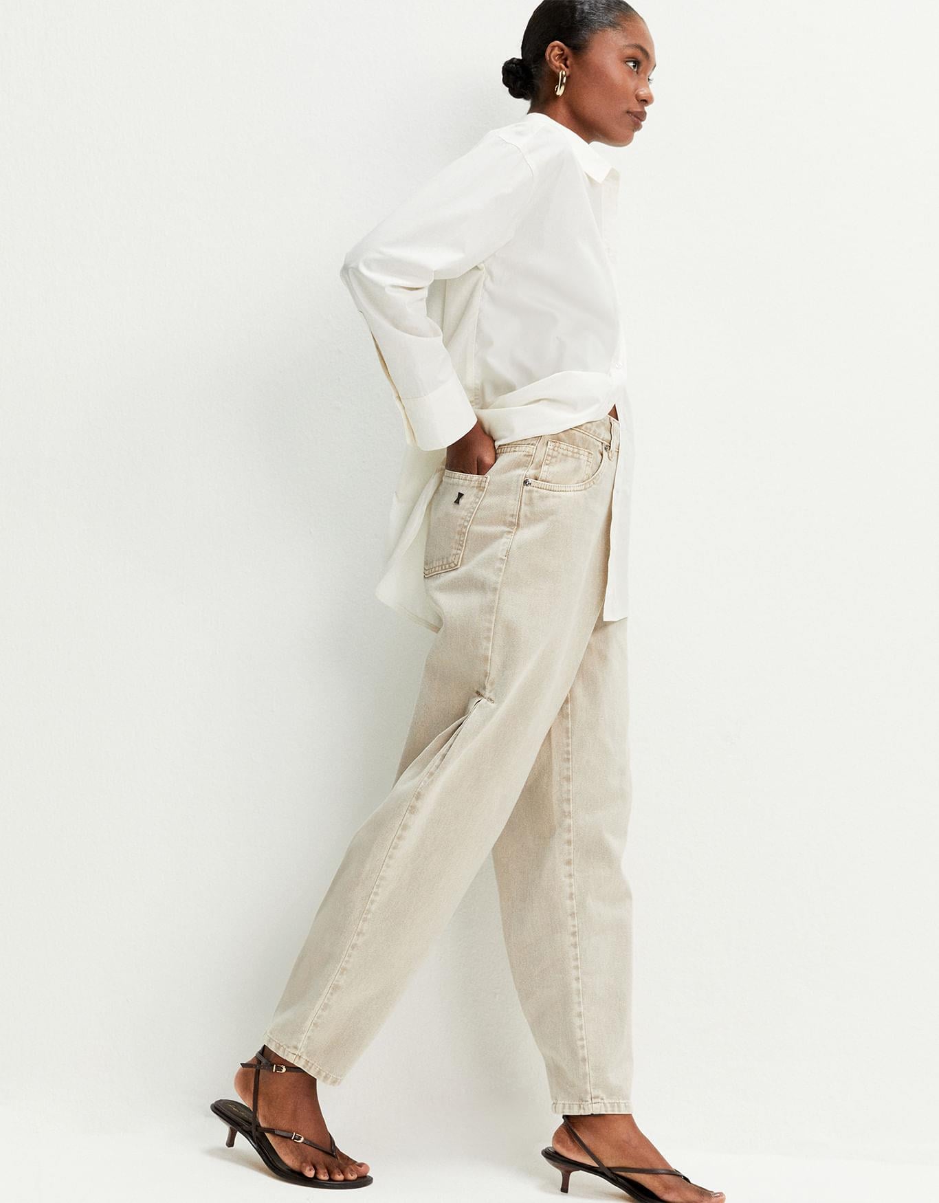 Calça Slim Detalhe Prega