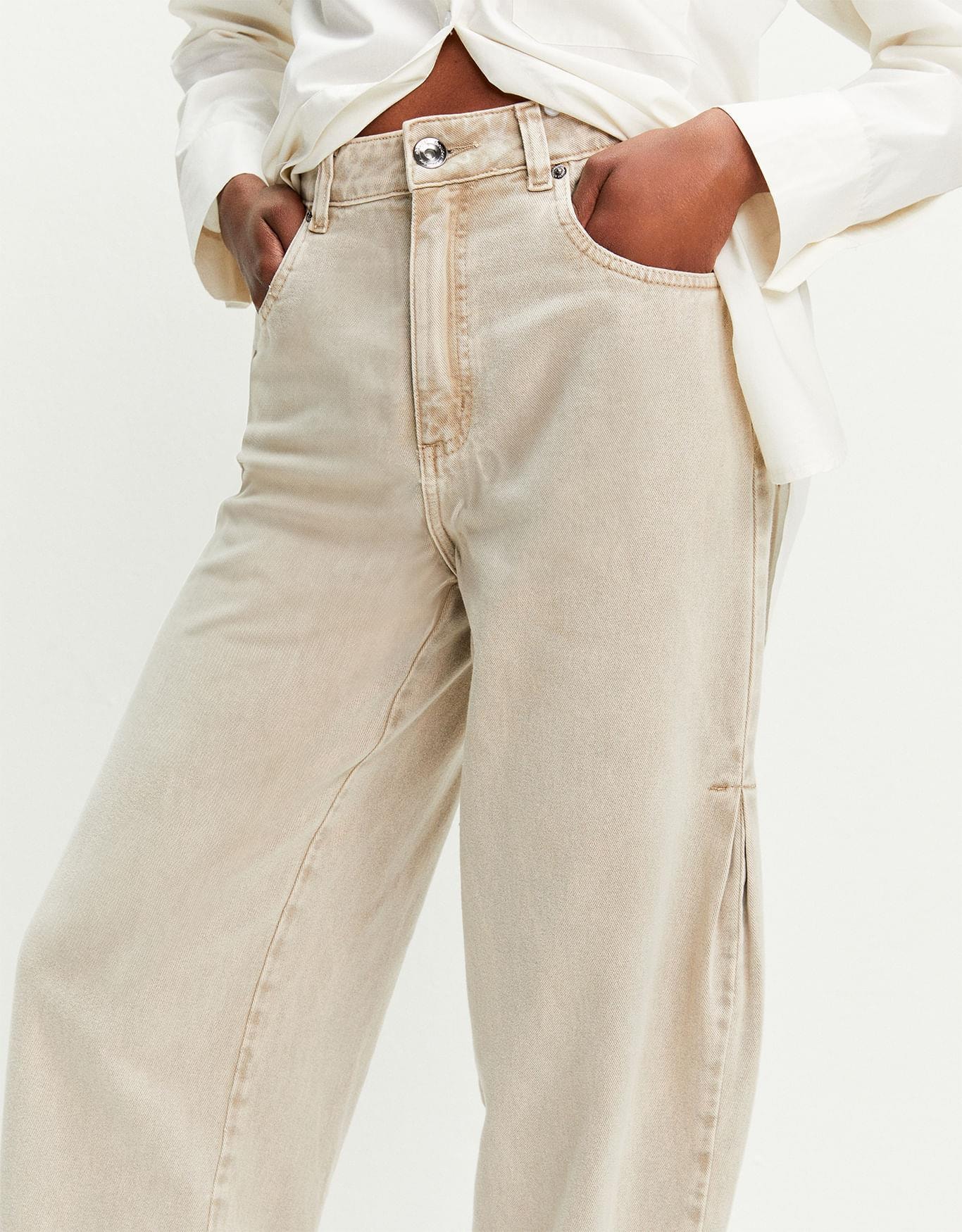 Calça Slim Detalhe Prega