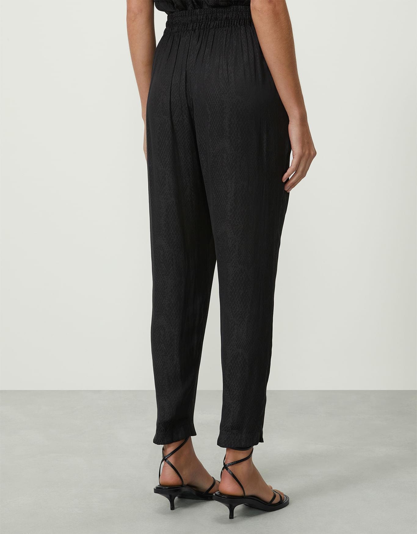 image_db48135e-4b60-41a7-8cbf-a7e2f40ebede