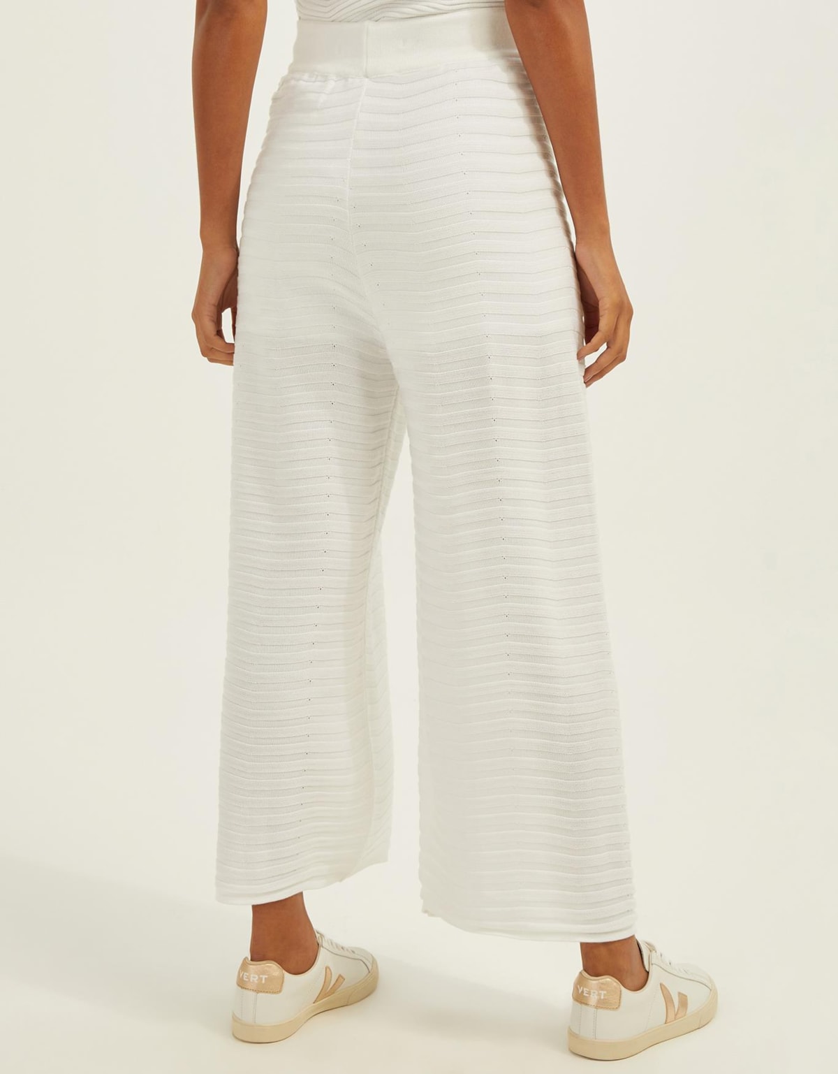 image_67465820-3c35-4136-bfcb-11bc4d74200e