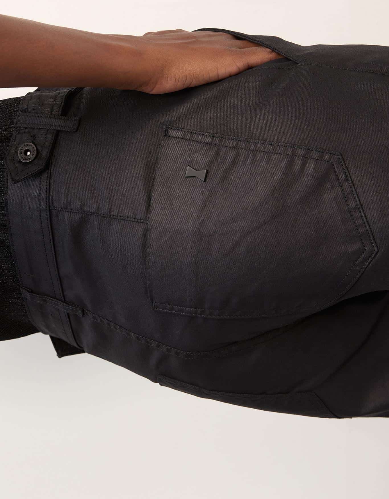 Calça Wide Resinada