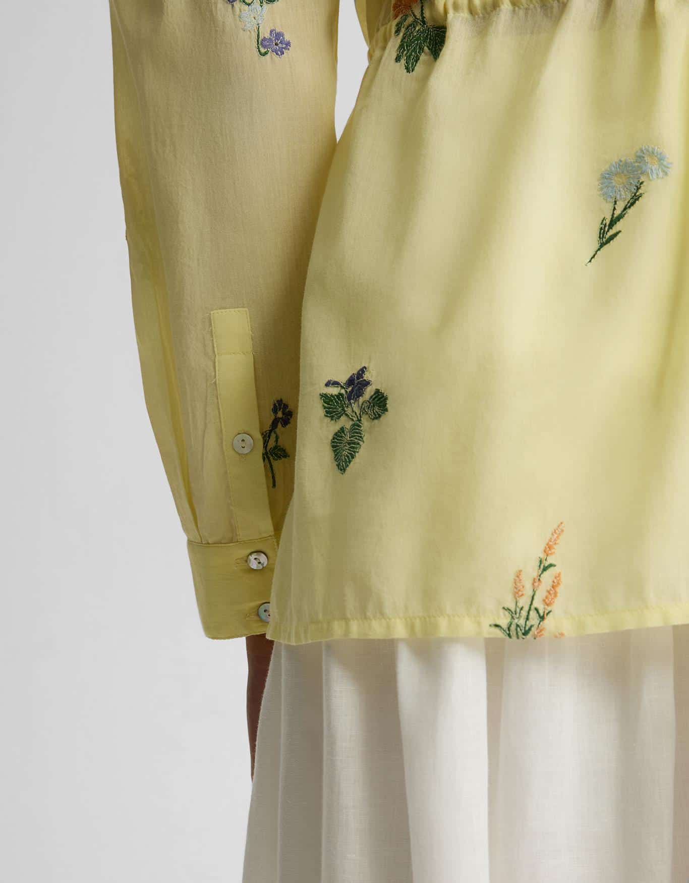 Camisa Bordado Floral Leve