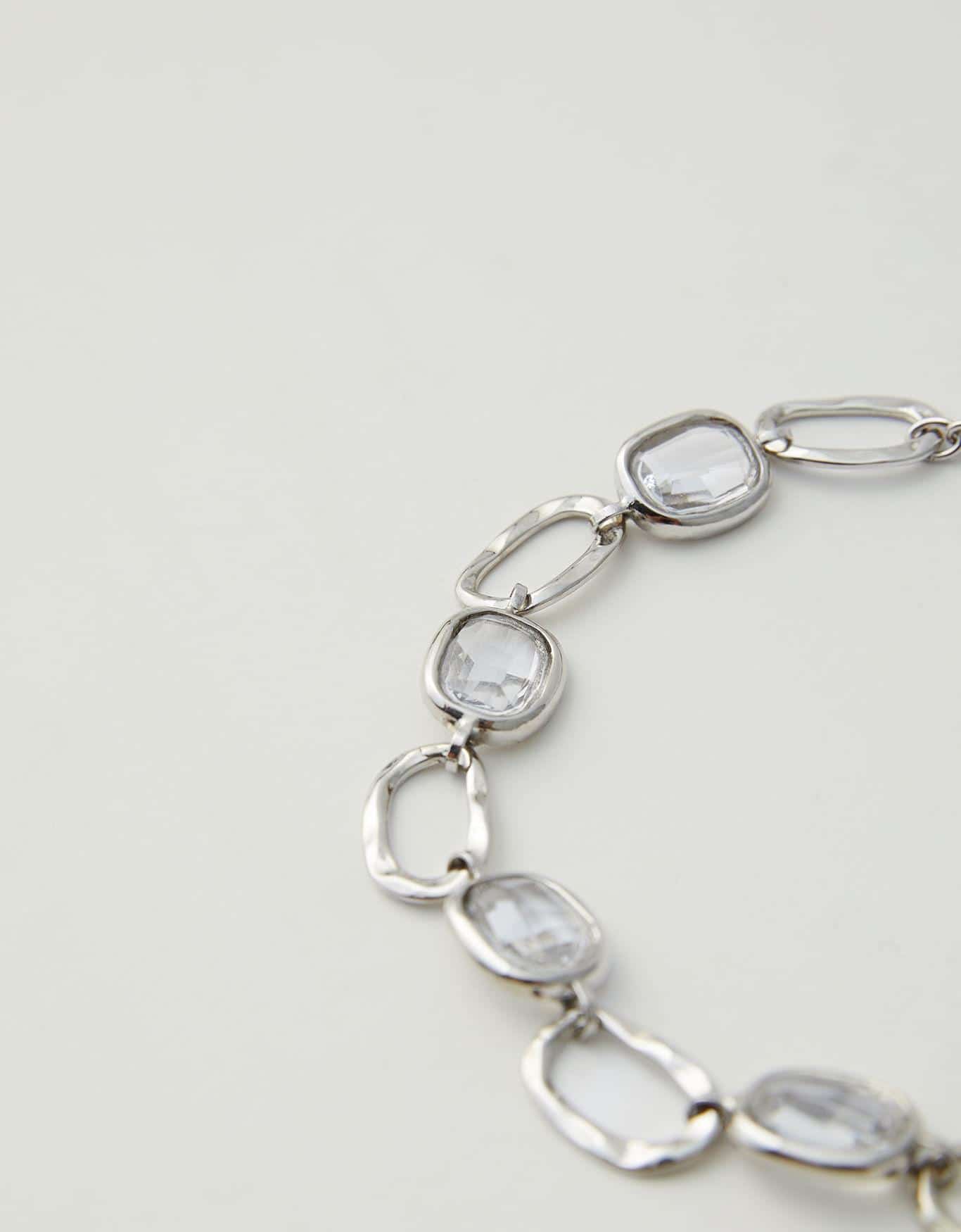 Colar Curto Metal e Resina Translúcida