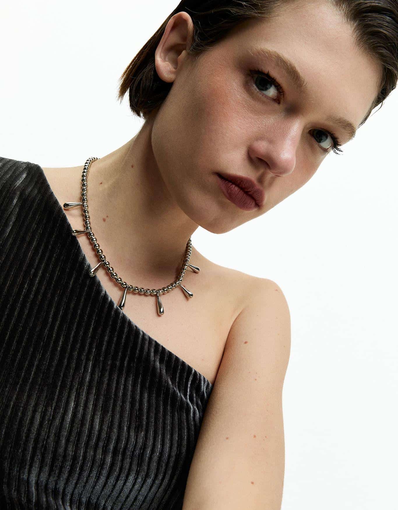 Colar Curto Pingente Gotas