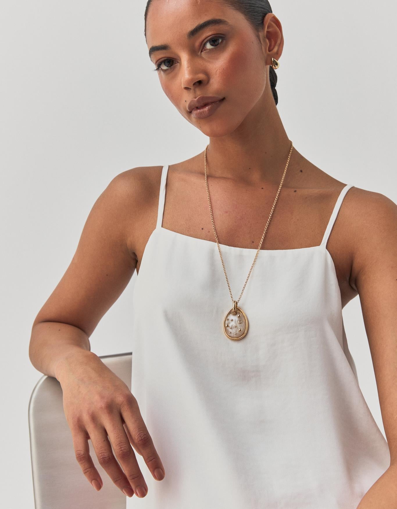 Colar Longo Resina Perolada