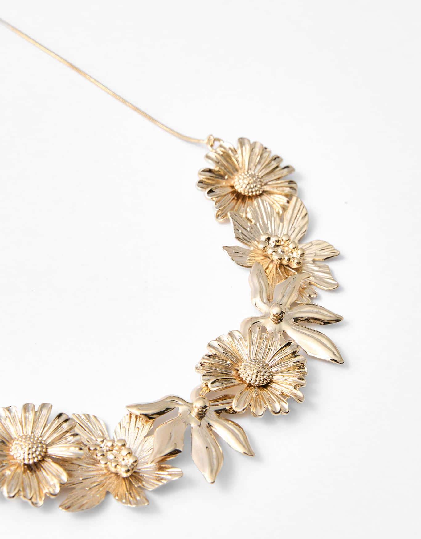 Colar Regulável Flores Diversas