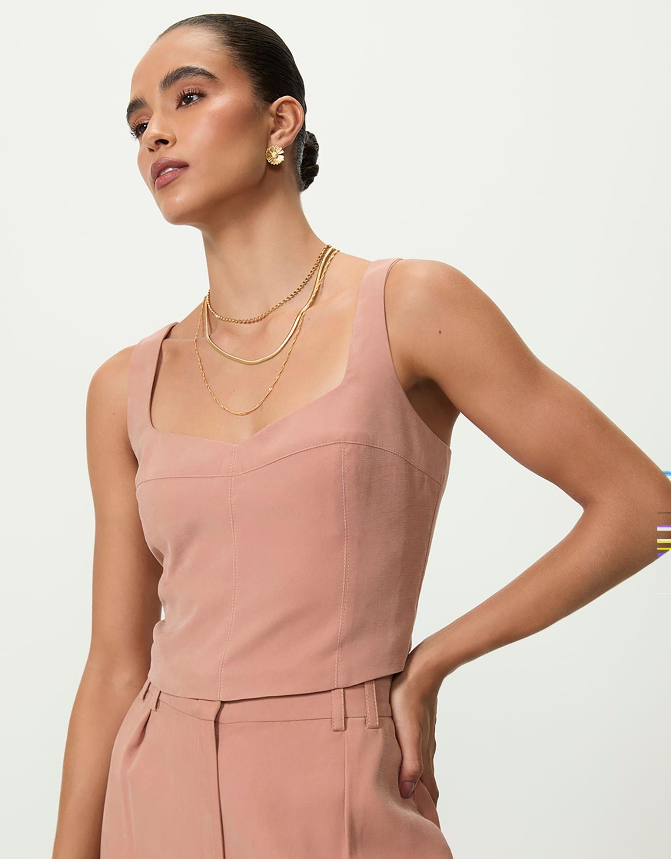 Cropped Recortes Pespontados Amêndoa