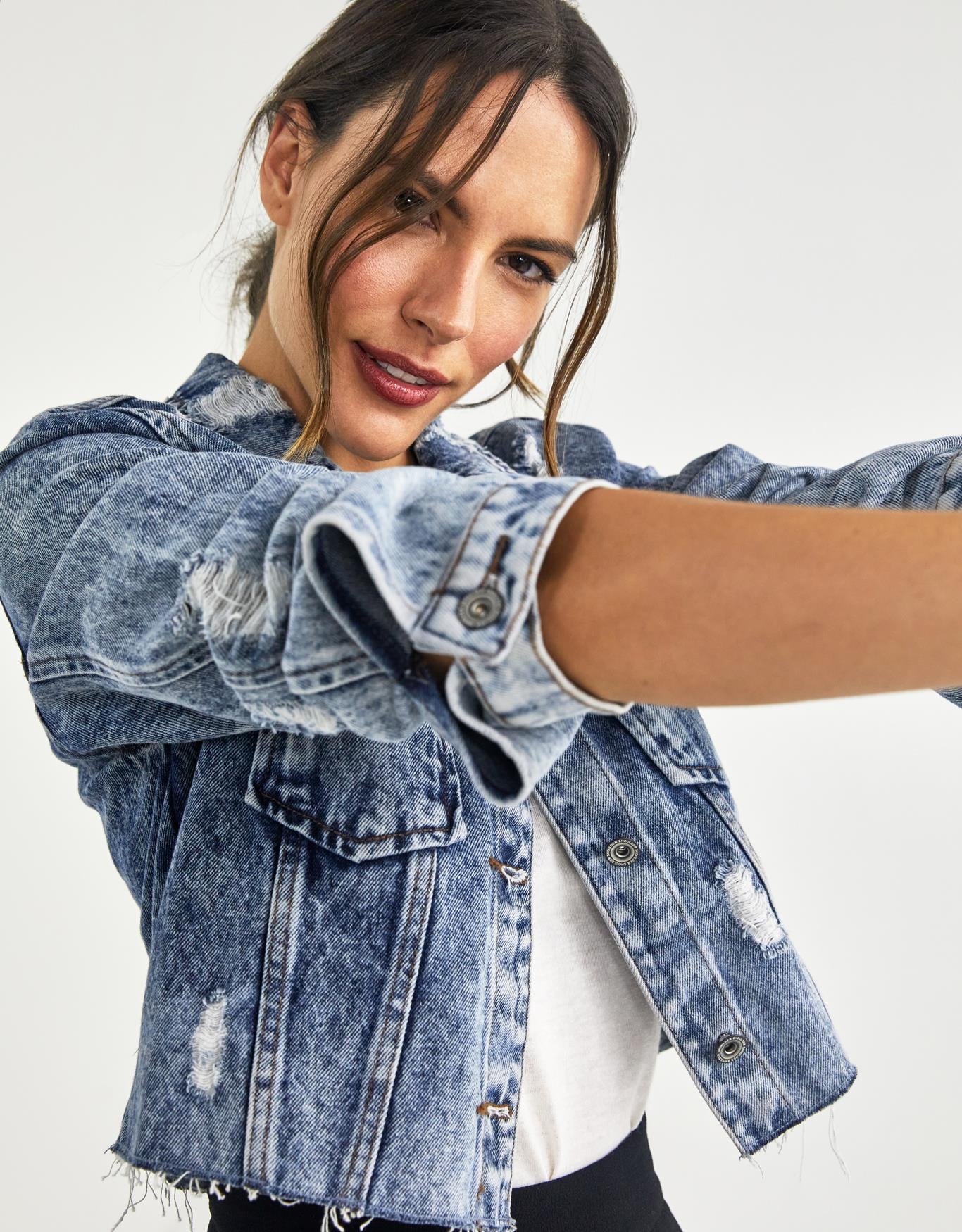 image_8ef46acb-42cb-410b-89bf-2326685d58de