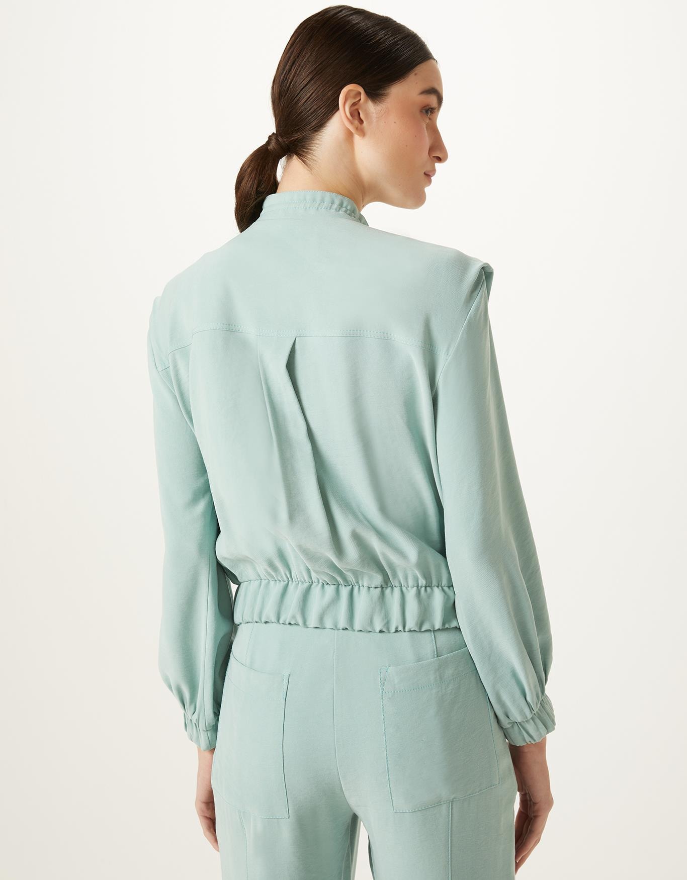 image_2f9e3f4c-7d53-4b78-bb9e-6894adc2dd3b