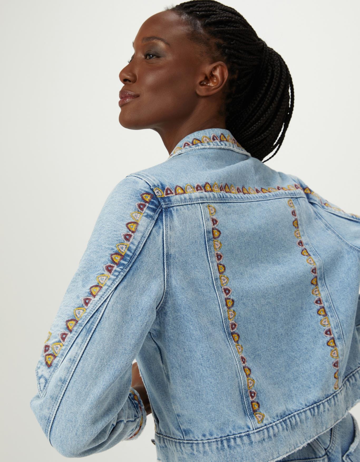 image_8899d053-70af-456c-a083-94b1f4fae56f