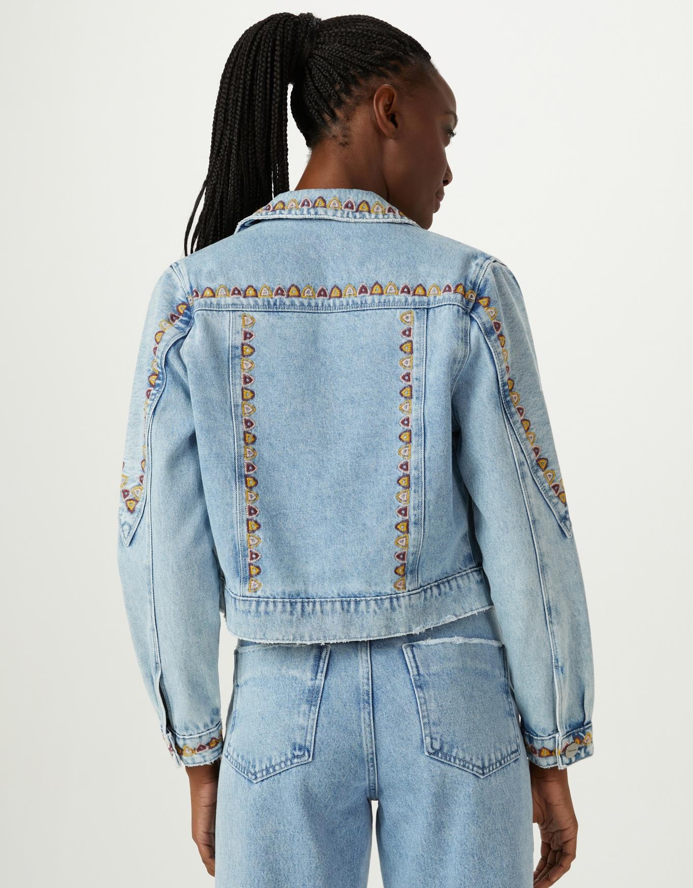 image_e2ea46ef-3f93-49b0-88e3-2851be80fb4b