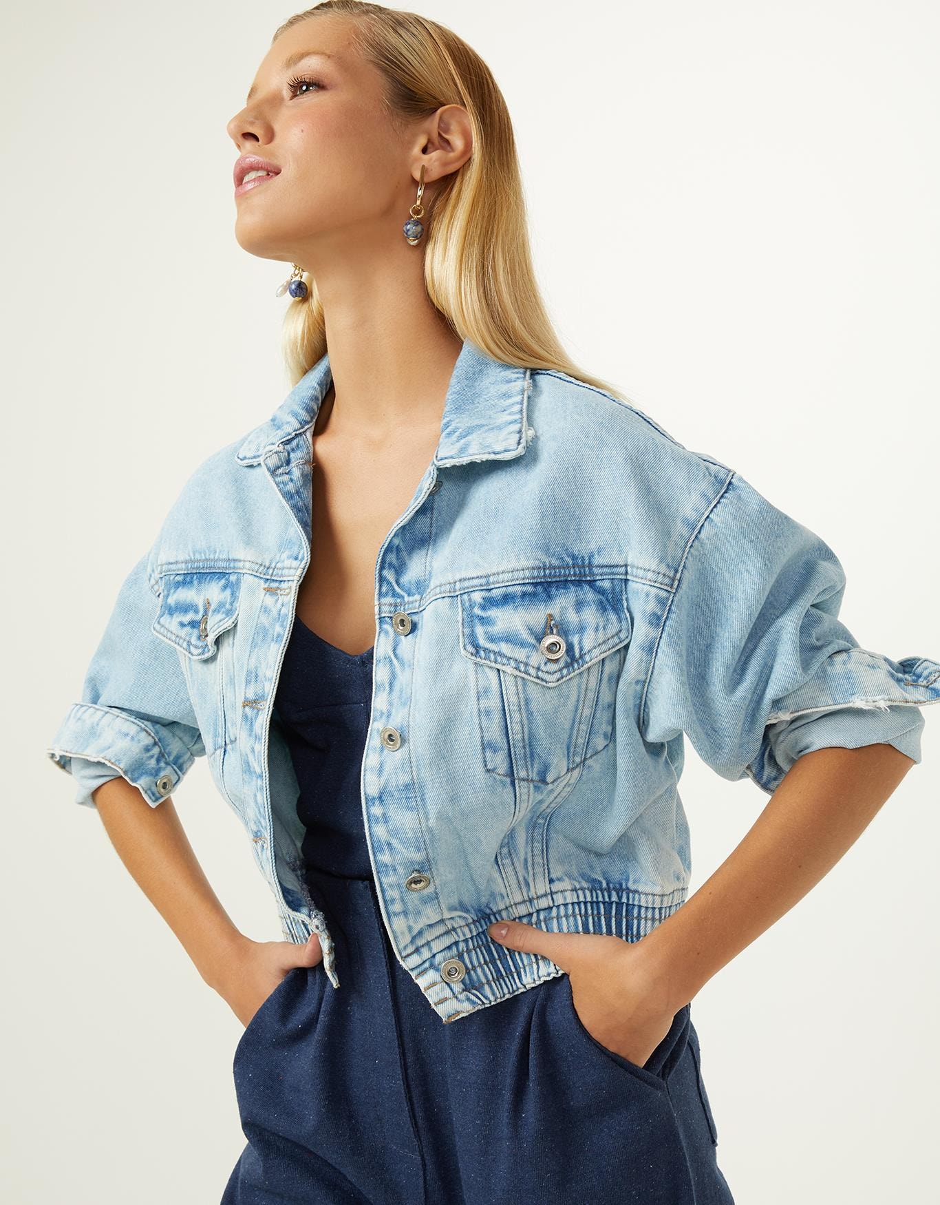 image_4b35e82f-5ca2-479e-b418-06f967d38e3a