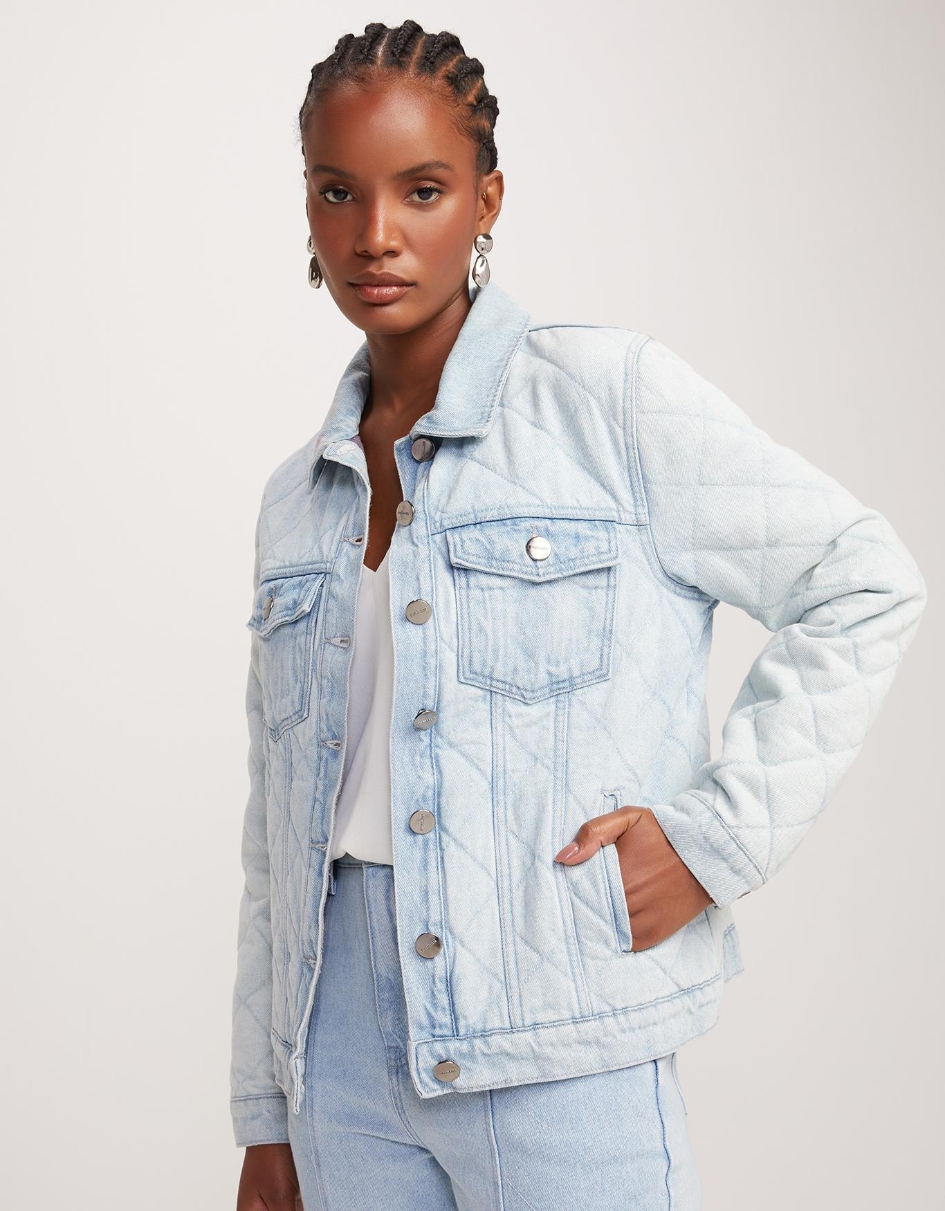 image_46b0fd73-4db9-40ce-a9c2-ca28f4de3903