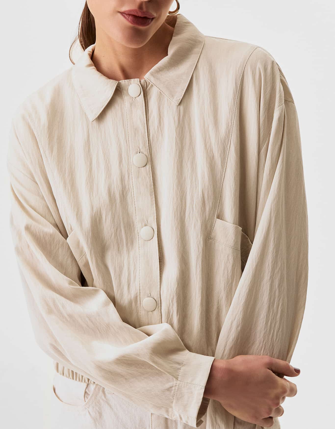 Jaqueta Leve Com Pregas