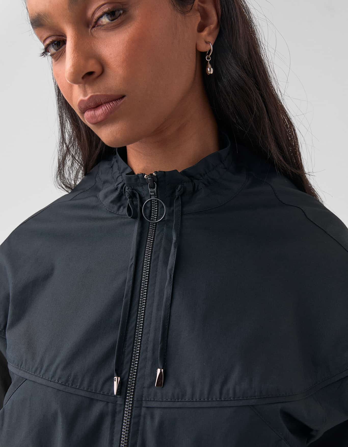 Jaqueta Leve Recortes