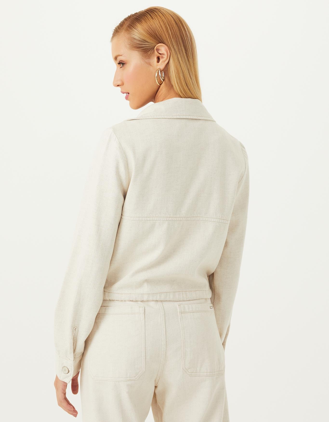 image_b48421e3-6317-4613-bd77-9c78f073641a