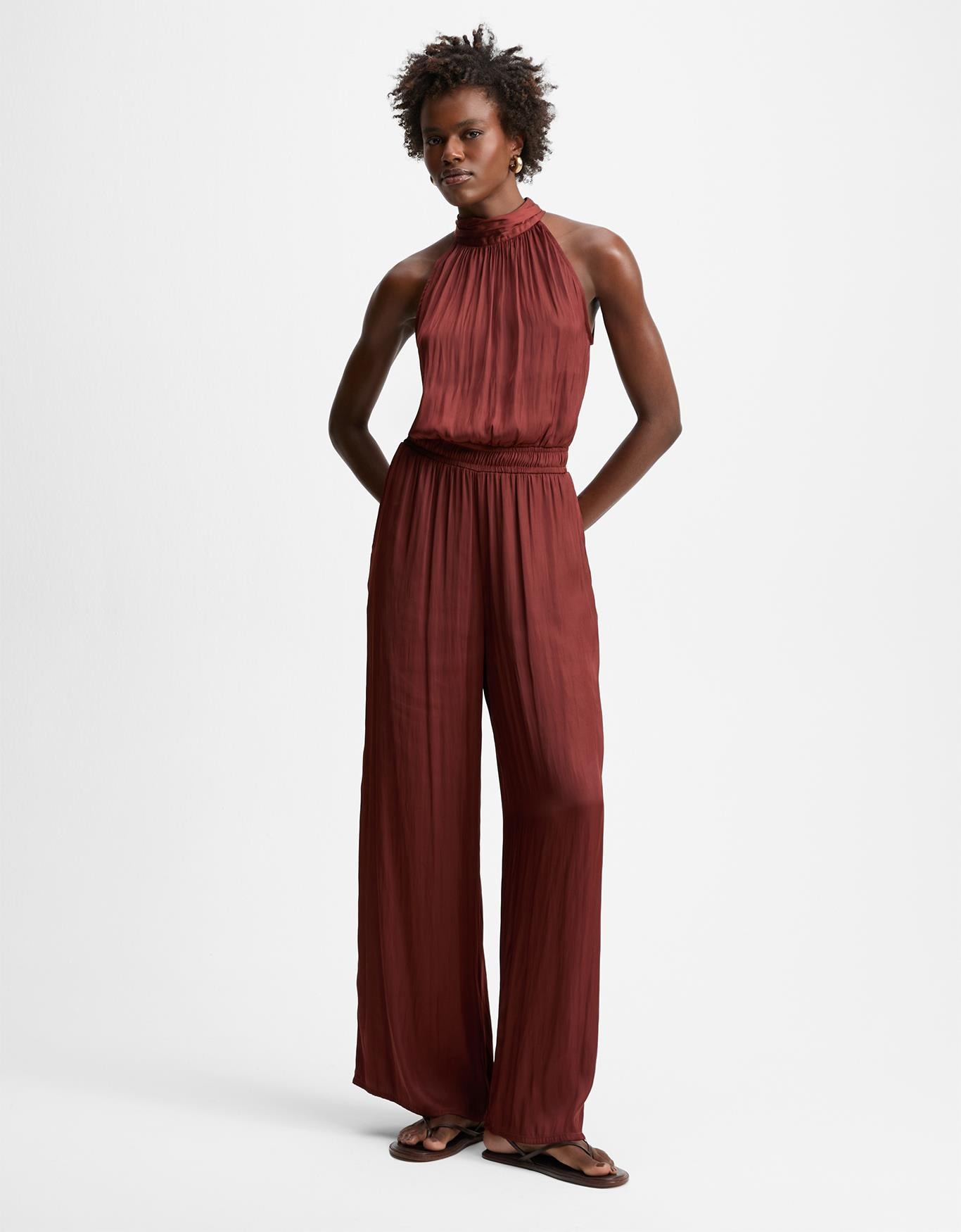 Macacão Acetinado Gola Alta