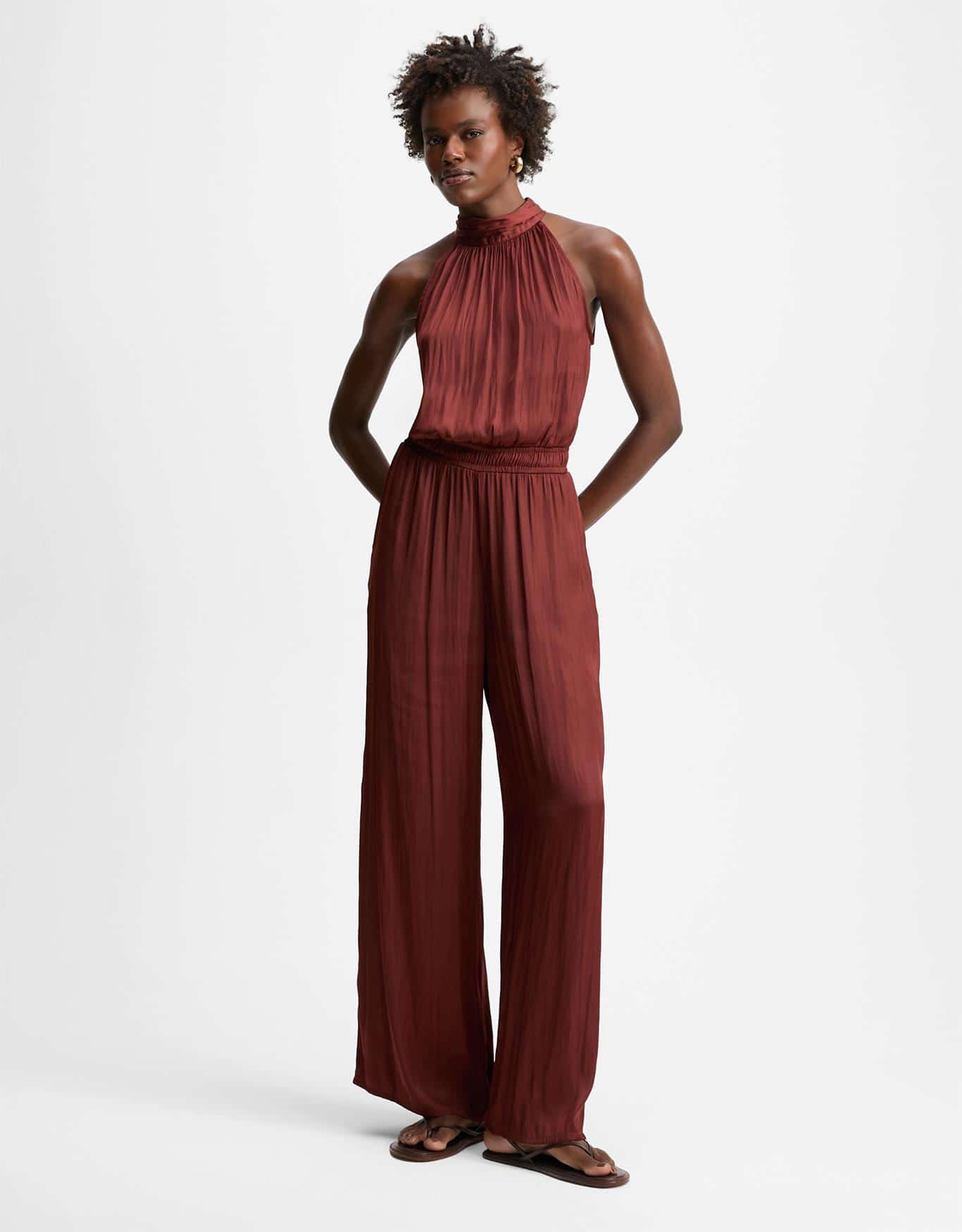 Macacão Acetinado Gola Alta