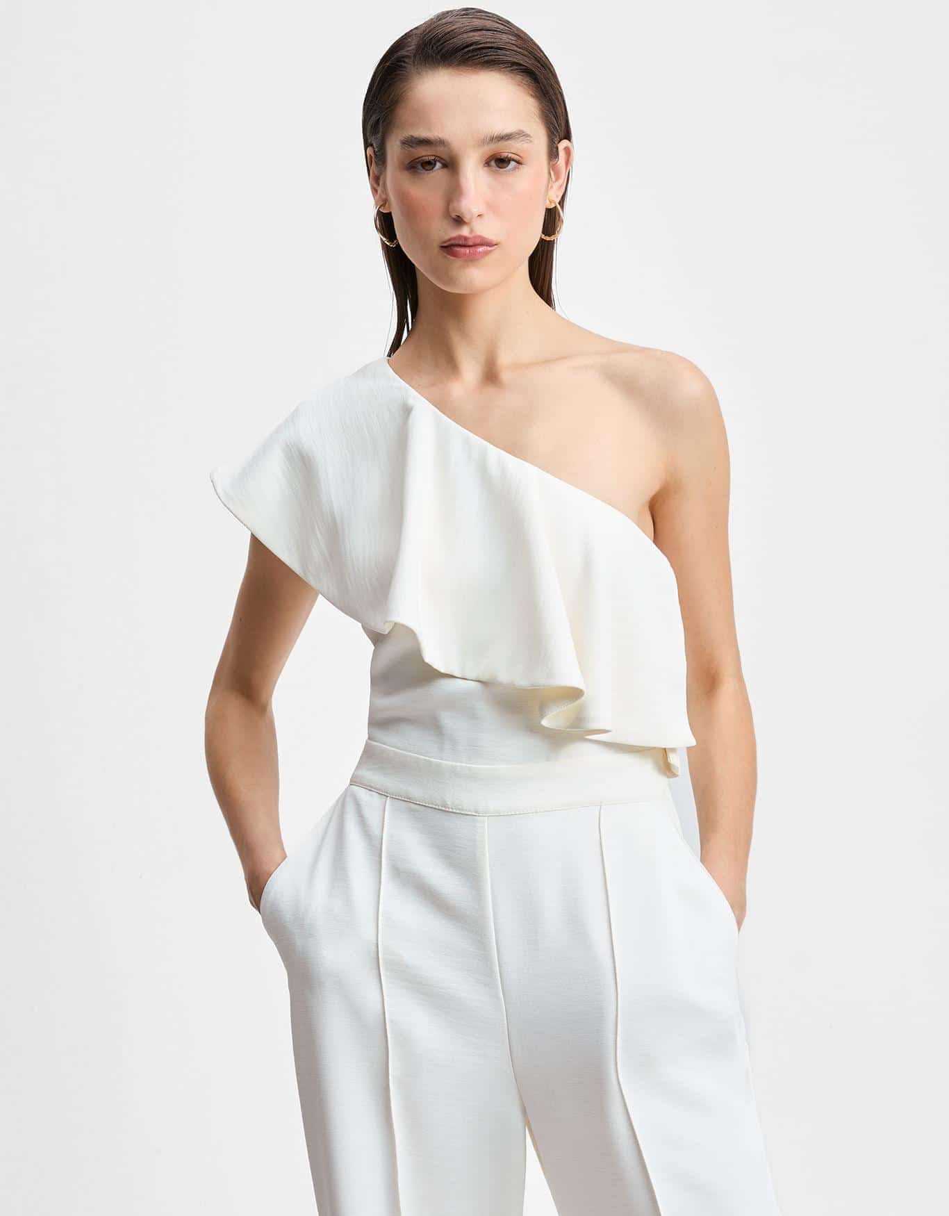 Macacão Um Ombro Só Babado