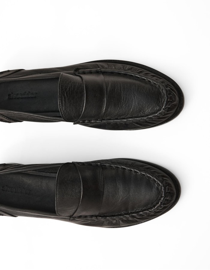 Shoulder — Mocassim Couro Preto