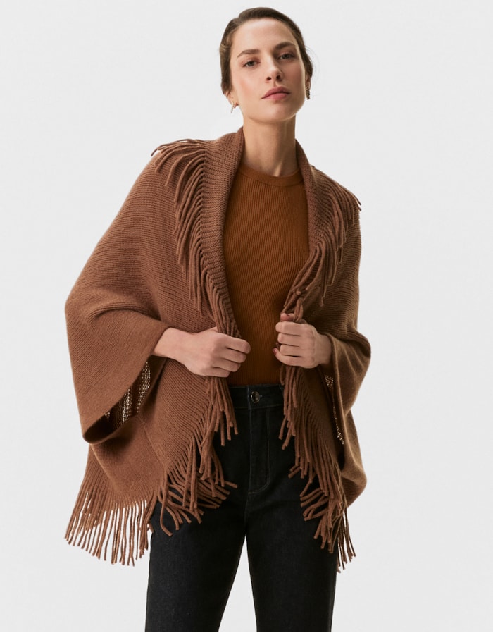 Shoulder — Poncho Tricot Franja Marrom