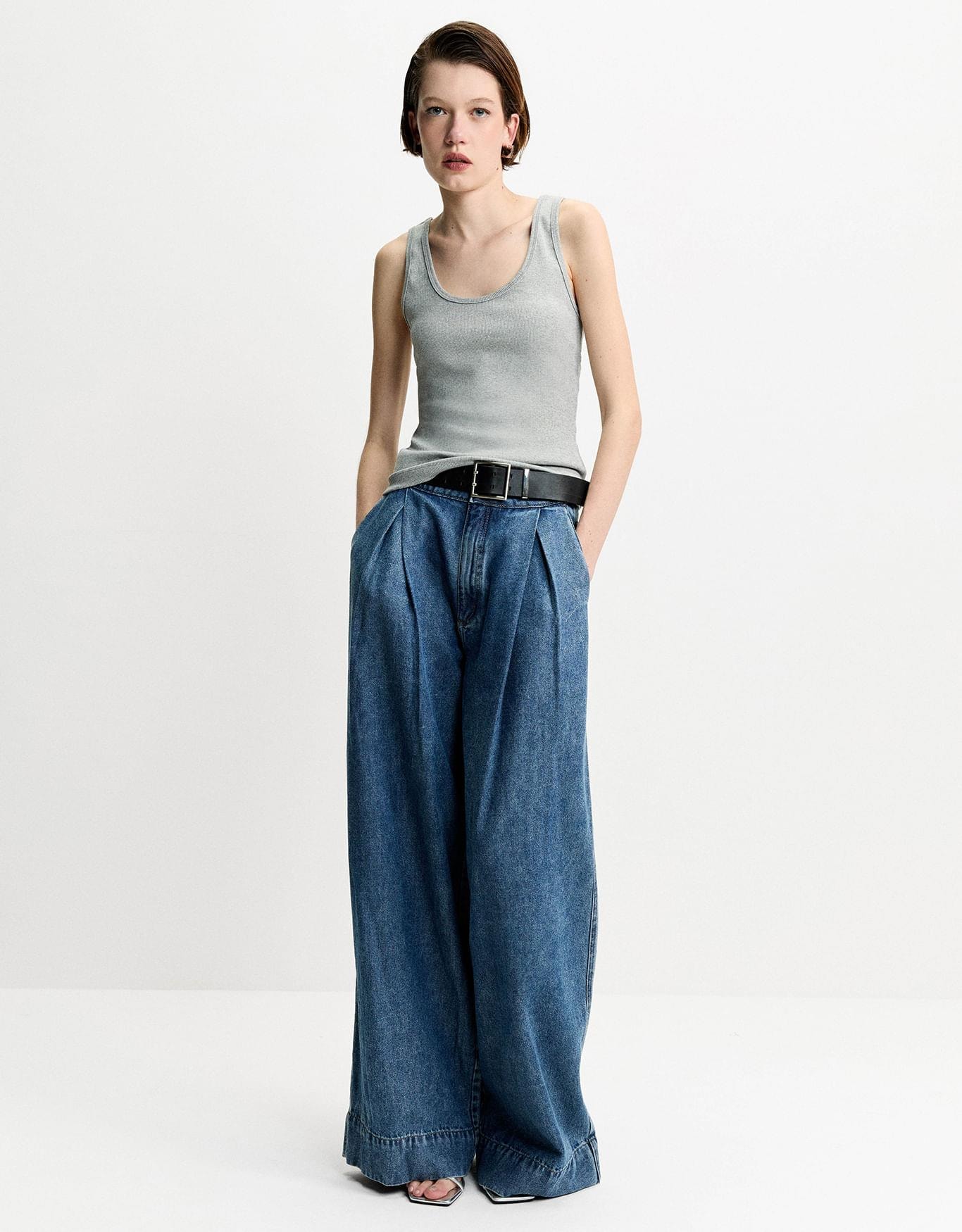 Regata Canelada Alça Fina