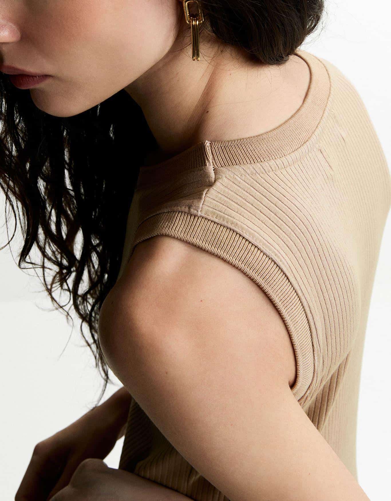 Regata Canelada Retilínea Bege