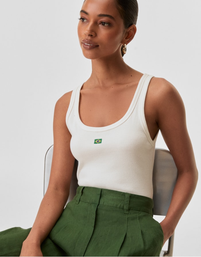 Shoulder — Regata Malha Bordado Bandeira