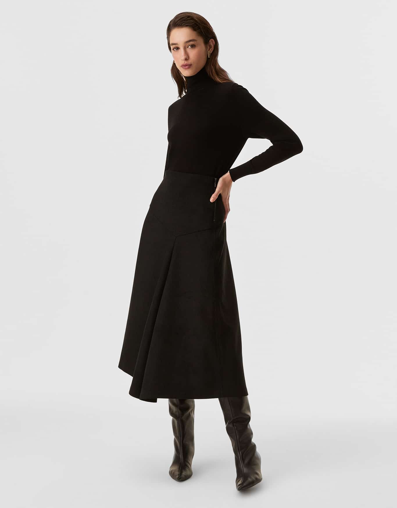Saia Assimétrica Suede