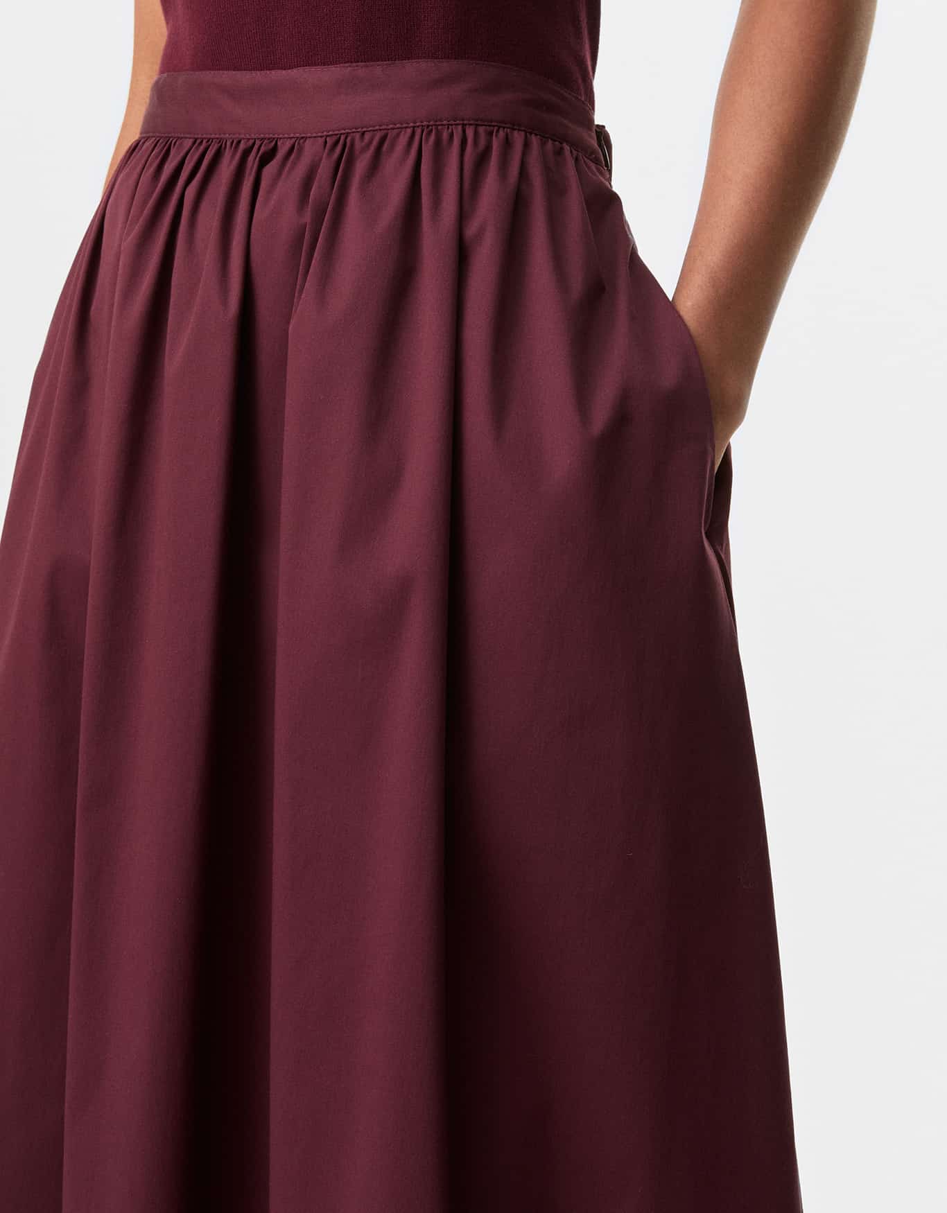 Saia Evasê com Bolsos