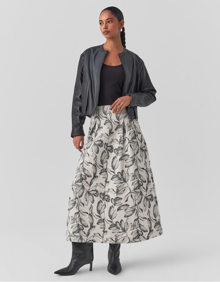 Shoulder — Saia Evasê Jacquard Poá Folhagem