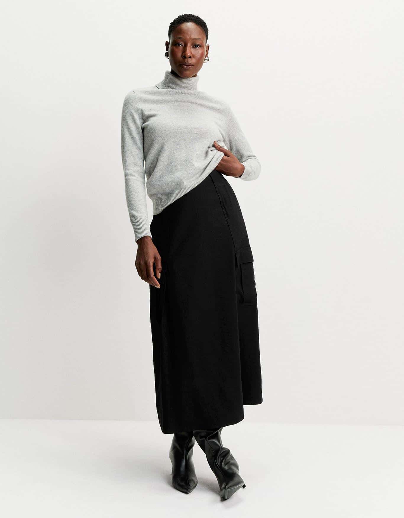 Saia Evasê Utilitária Preto