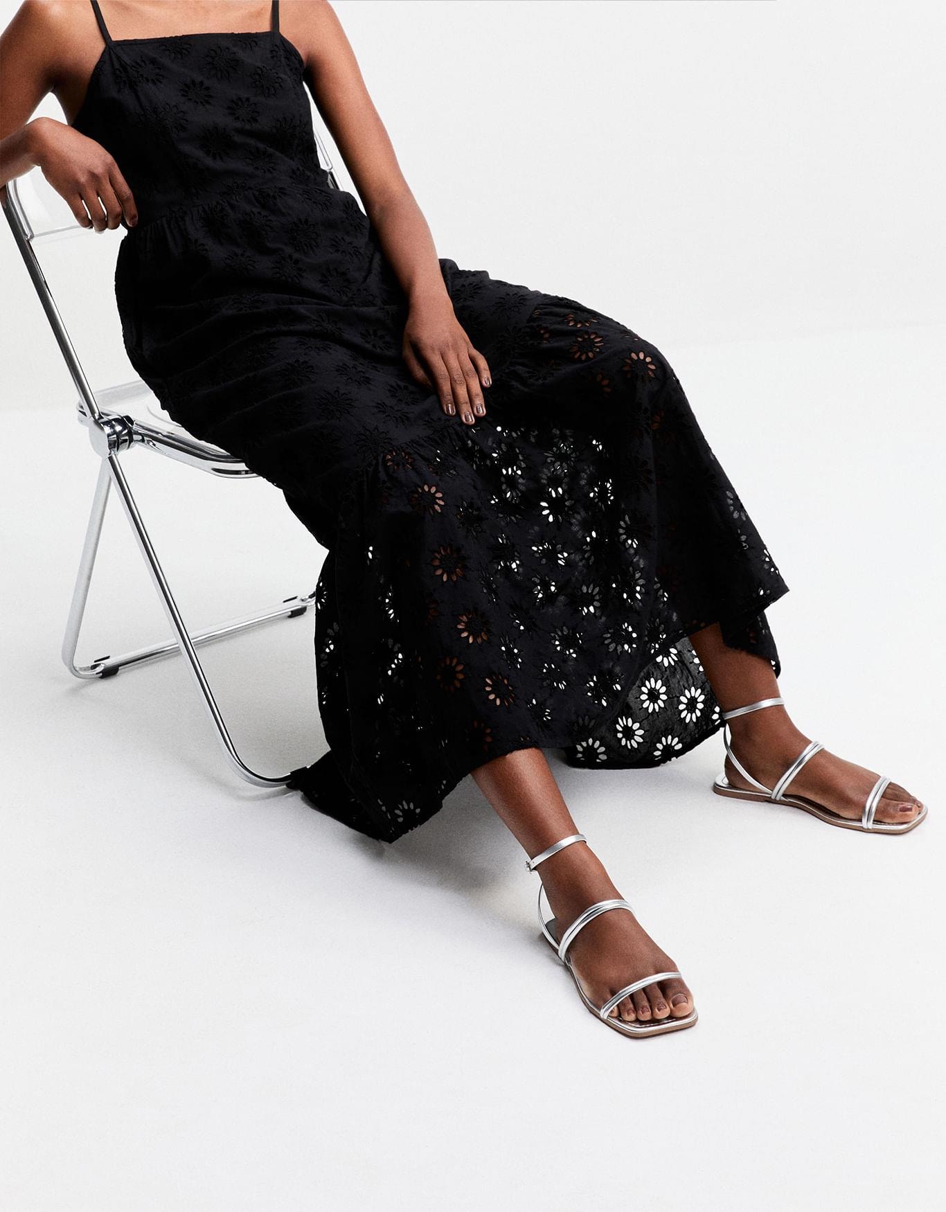 Sandália Rasteira Tiras Delicadas