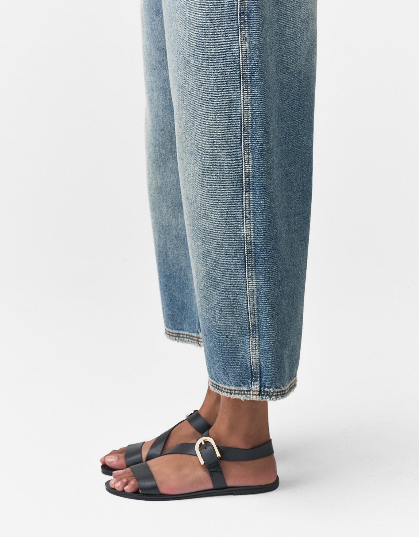 image_b14207cb-35b9-4c36-b101-eb85e8a1c810