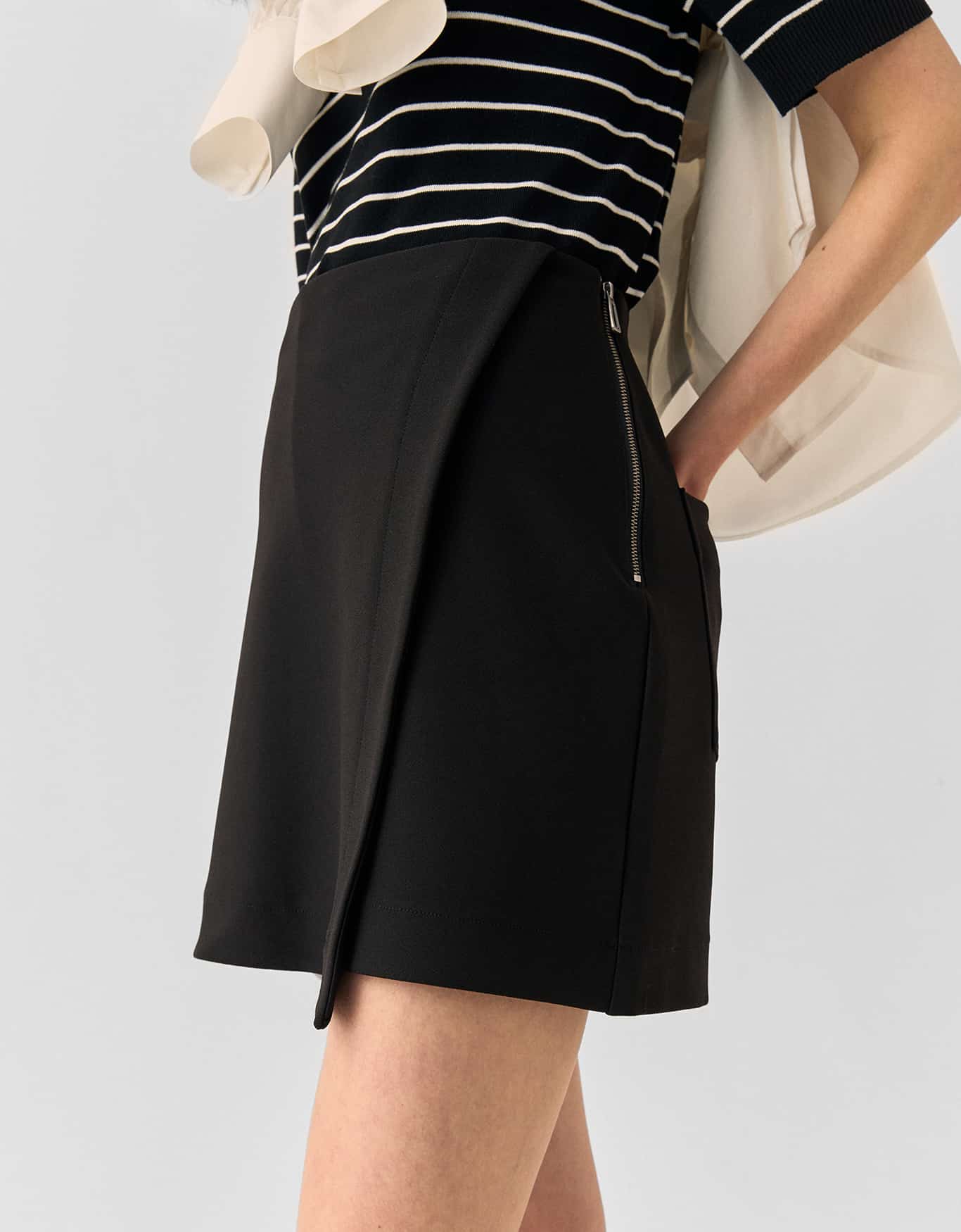 Short-Saia 360 Crepe