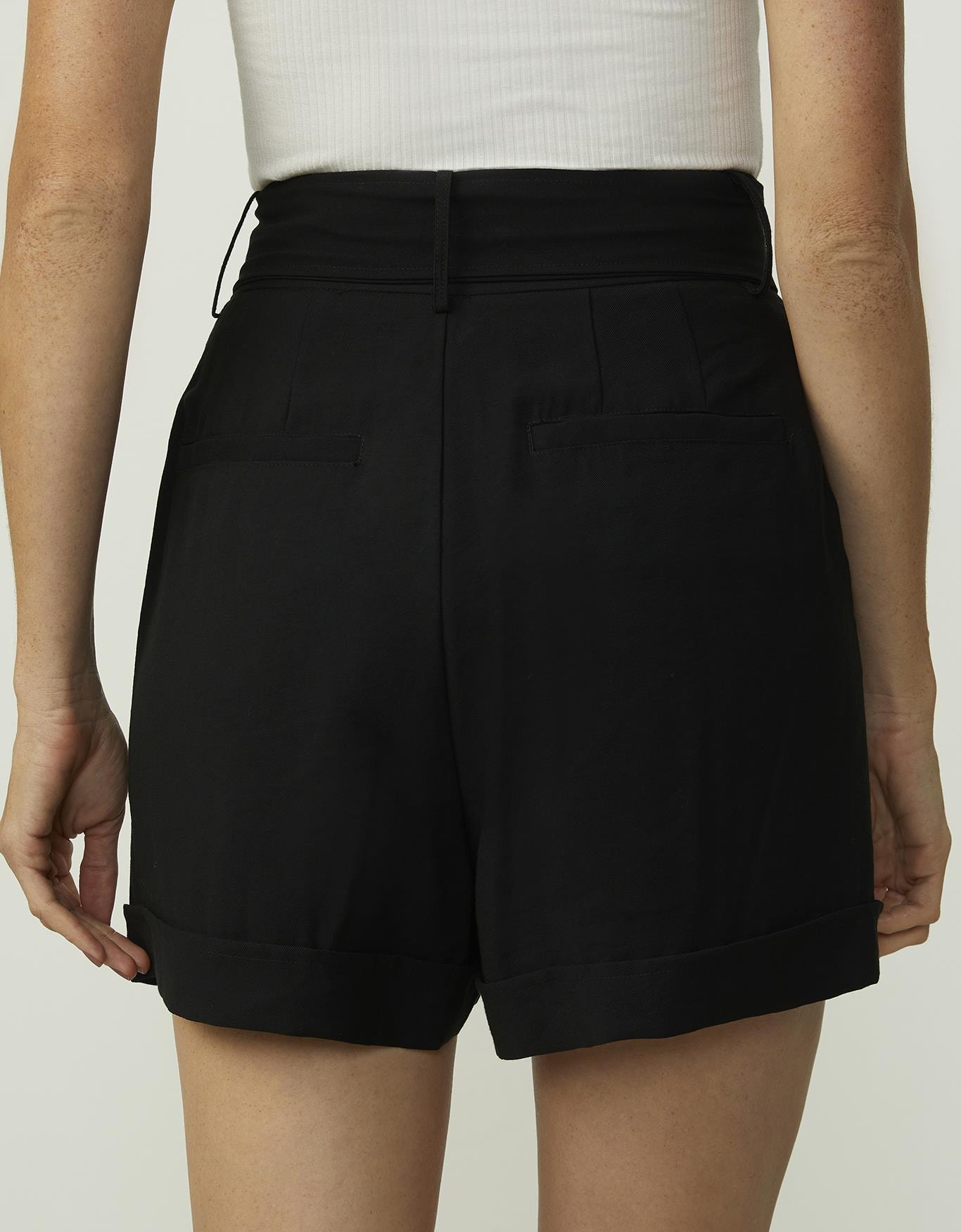 image_2b91550c-2325-46b8-bbf9-f949861d3e5a