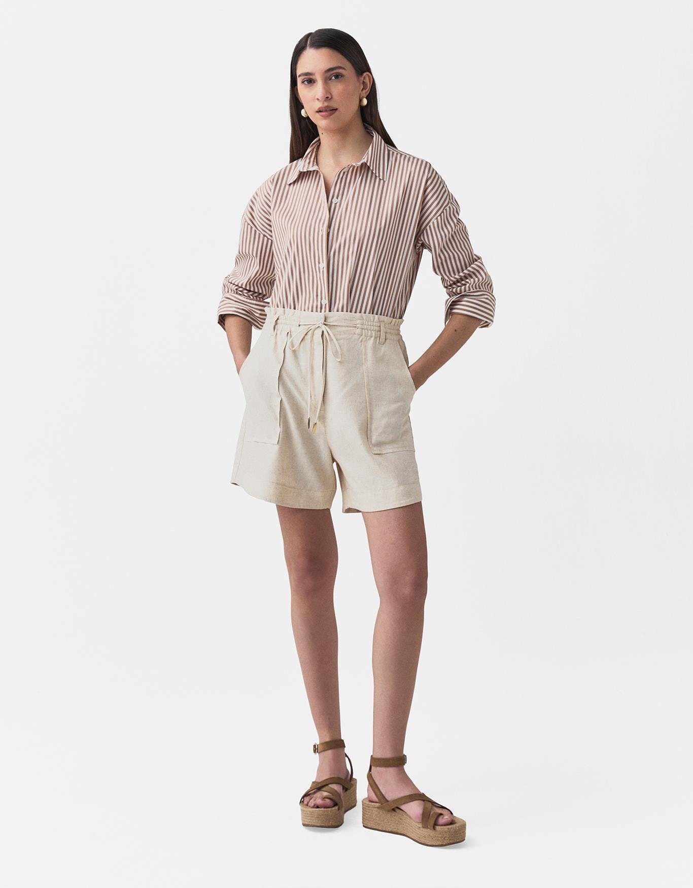 Shorts De Elástico Com Bolsos