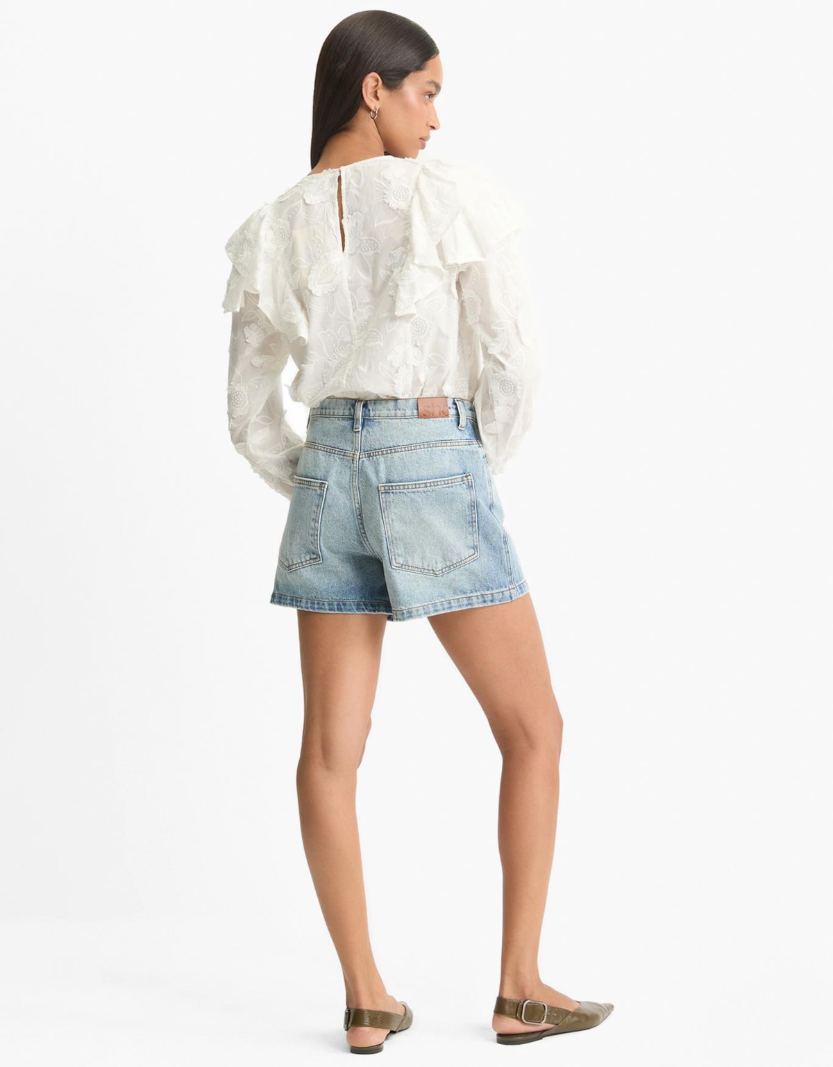 image_b76ed928-0de1-4f17-9069-ca27f6f8d6b9