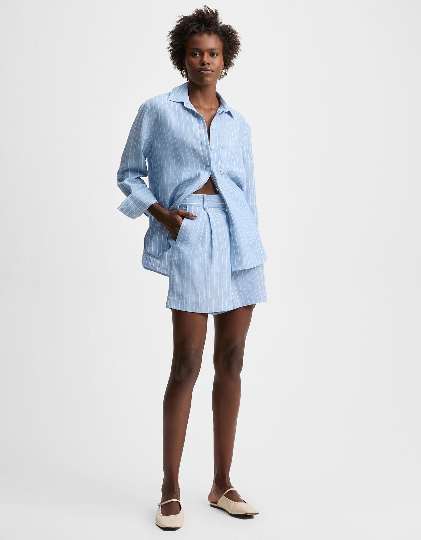 Shorts Linho Listrado Azul