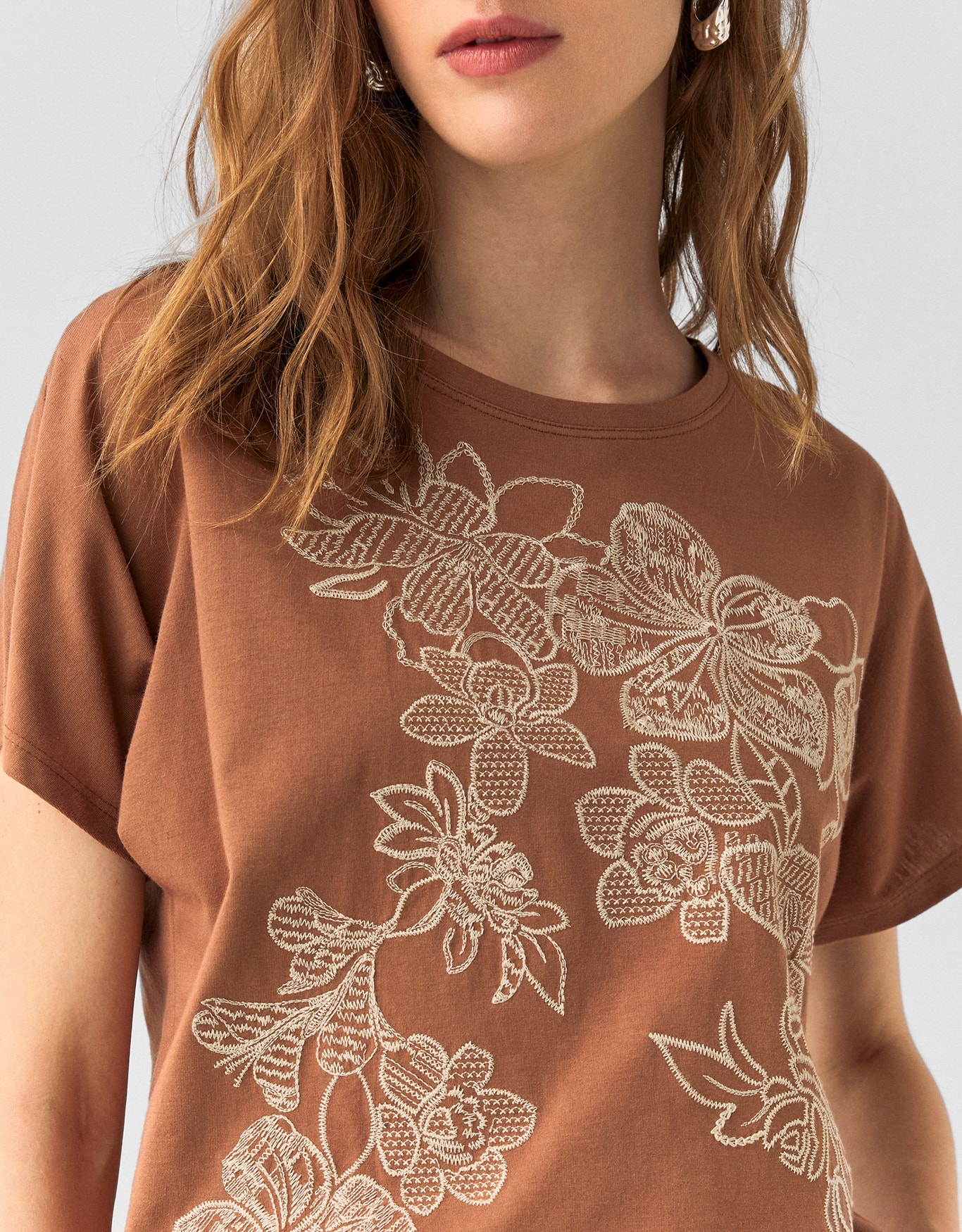 T-Shirt Bordado Floral