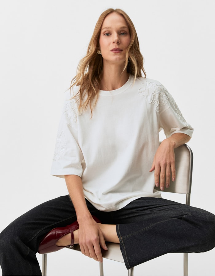 Shoulder — T-Shirt Bordado Mangas