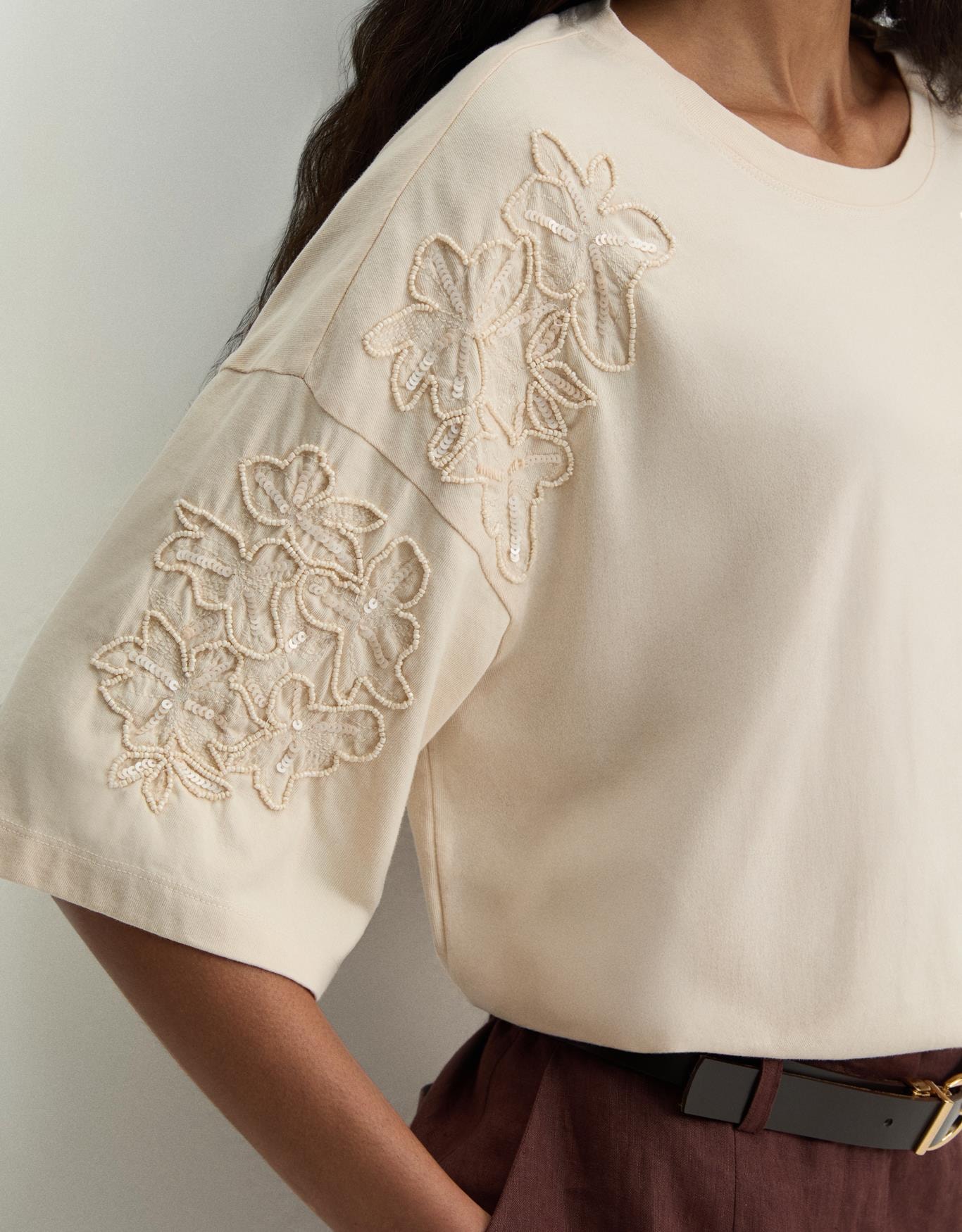 T-Shirt Bordado Mangas