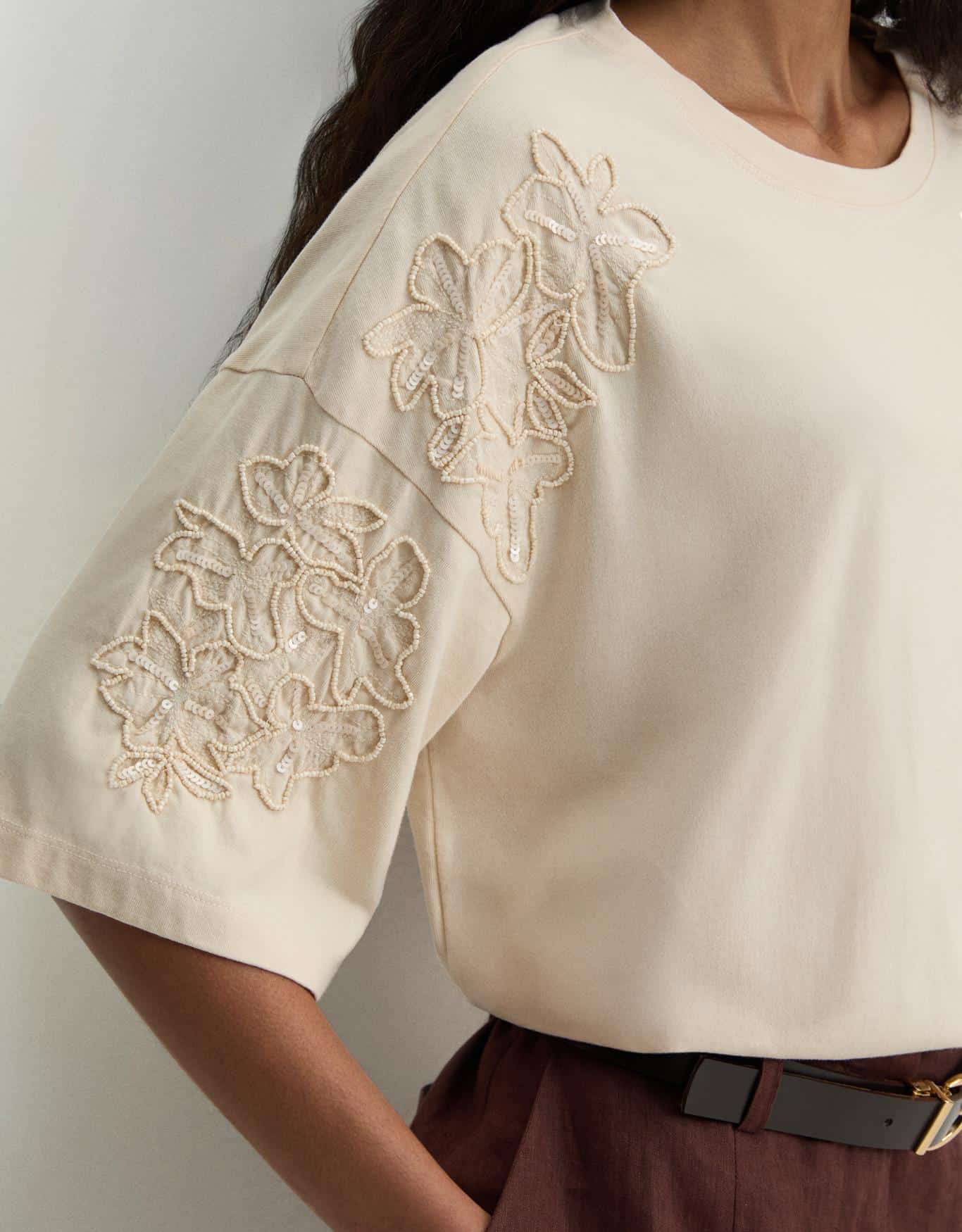 T-Shirt Bordado Mangas