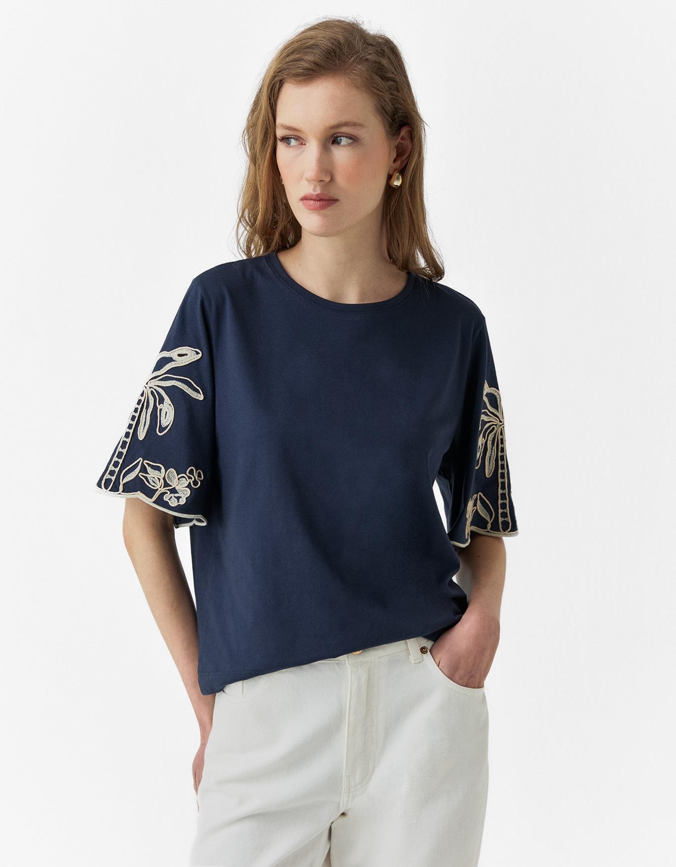 T-Shirt Bordado Mangas