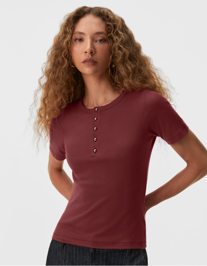 Shoulder — T-Shirt Botões