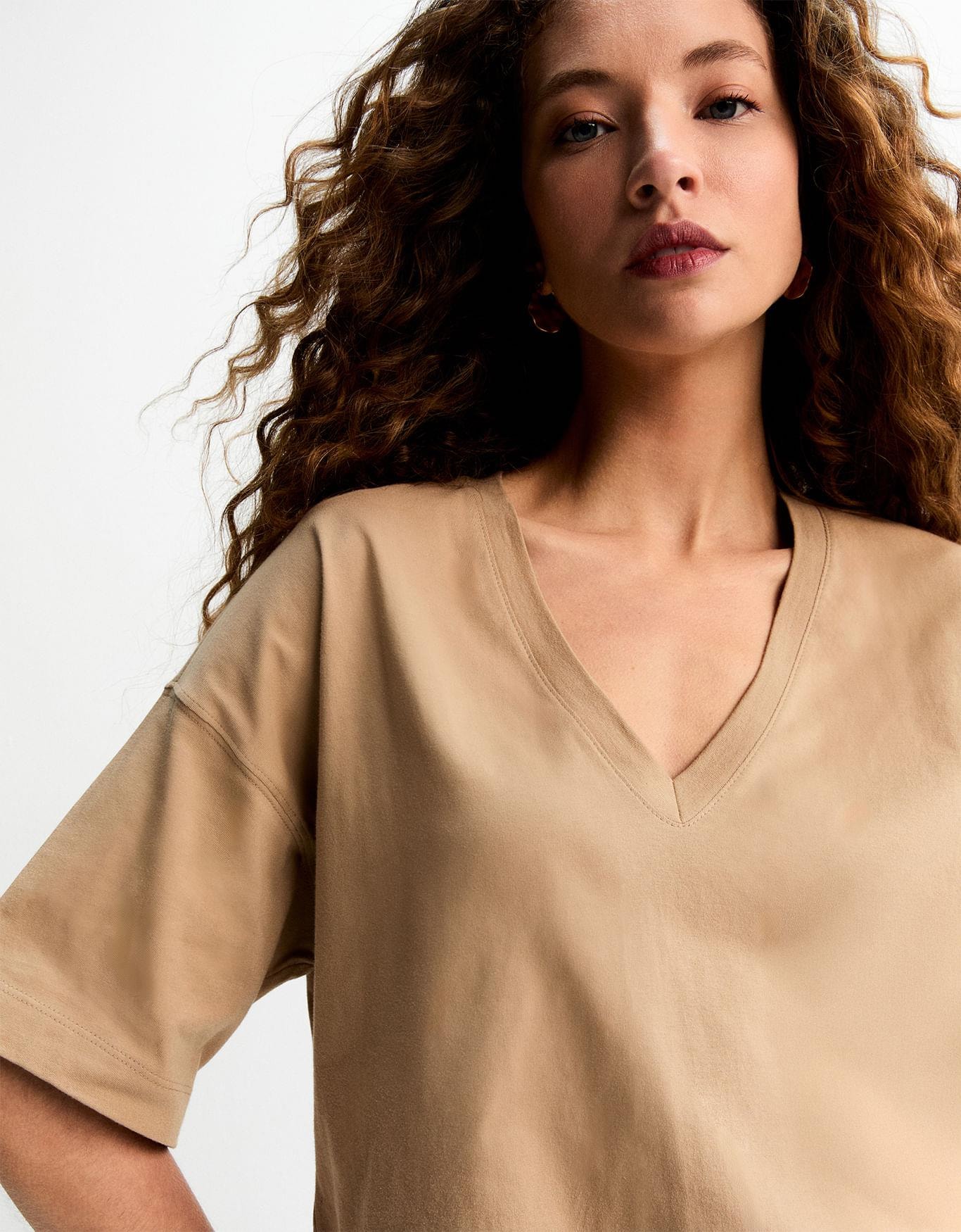 T-Shirt Boxy Decote v