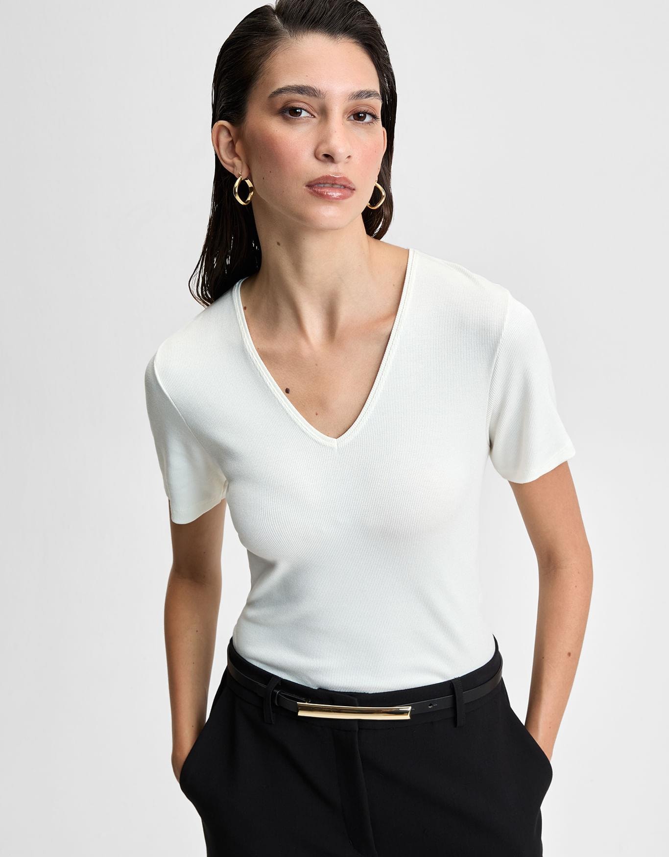 T-Shirt Canelada Decote V Off White